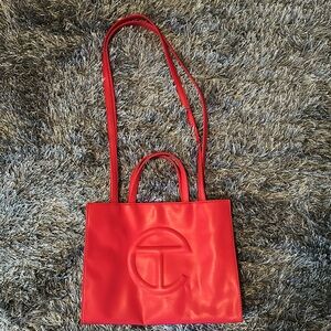Telfar MEDIUM RED BAG